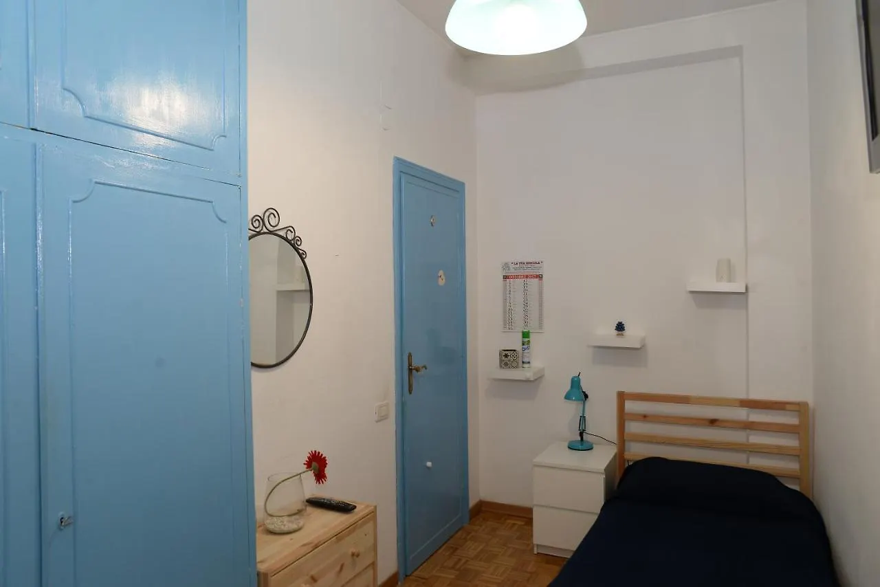 Room In Guest Room - Single Room In Cozy And Comfortable Apartment Rome Guest house