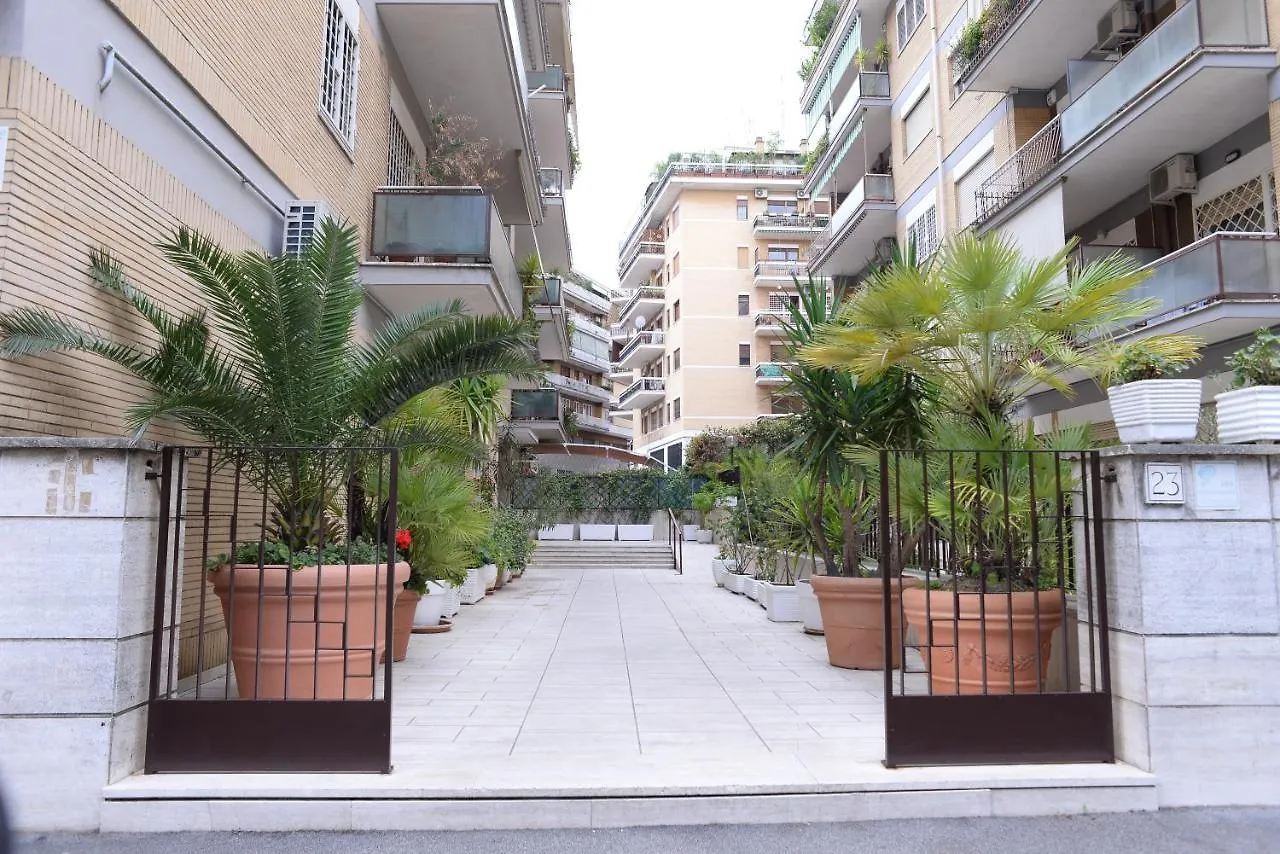 Room In Guest Room - Single Room In Cozy And Comfortable Apartment Rome