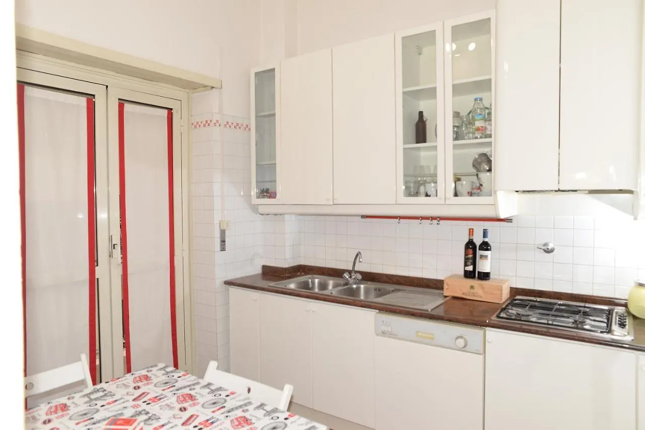 Room In Guest Room - Single Room In Cozy And Comfortable Apartment Rome Guest house