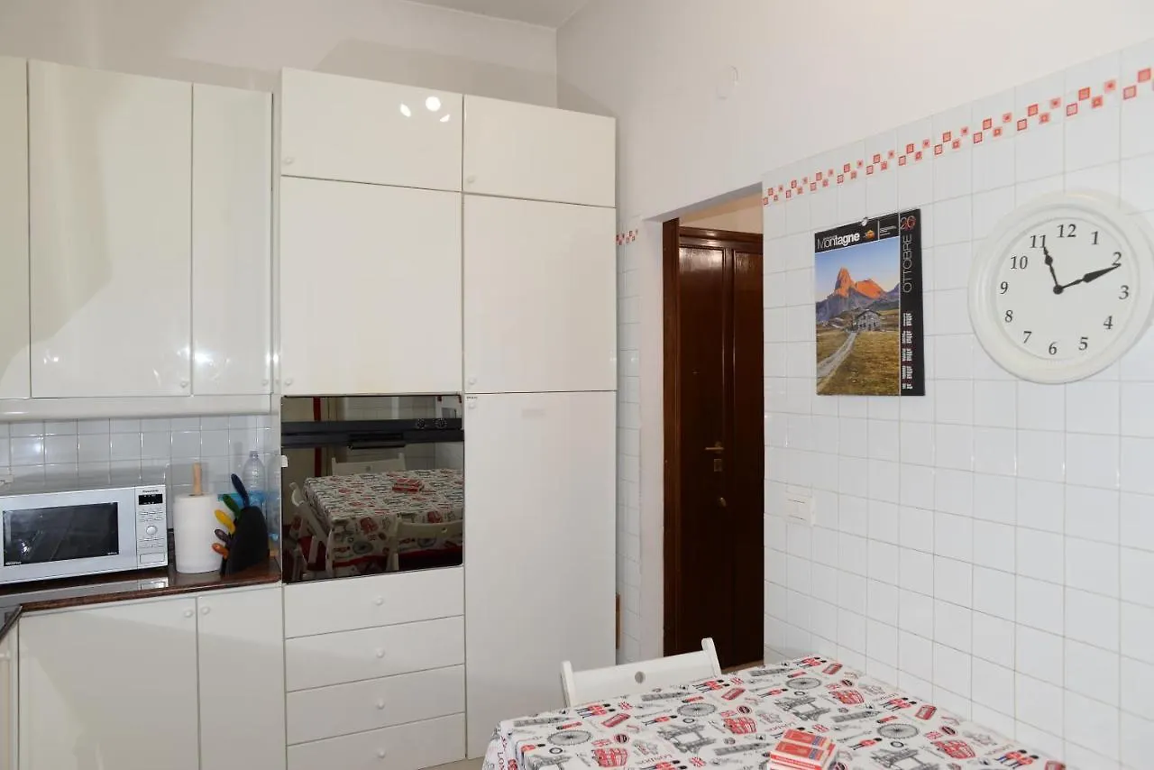 Guest house Room In Guest Room - Single Room In Cozy And Comfortable Apartment Rome